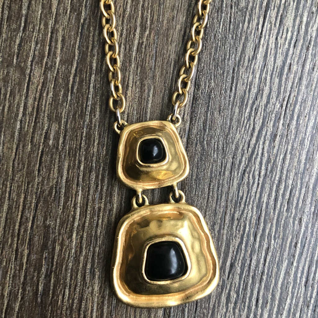 Beautiful T Tahari Necklace 20$